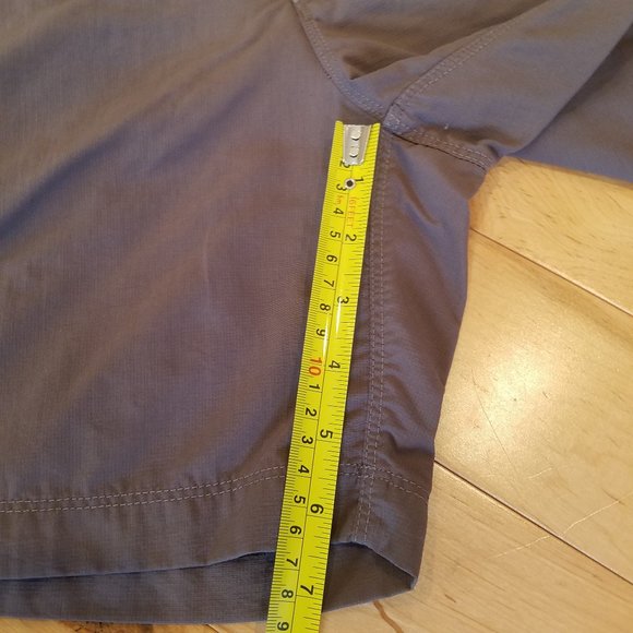 North Face Shorts - Picture 8 of 8